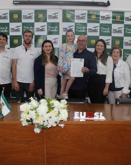 Adriano Becker é empossado, interinamente, prefeito de São Ludgero - Foto 5