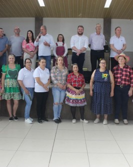 Tradicional Festa Junina da Melhor Idade regada a muita alegria, dança e música - Foto 44