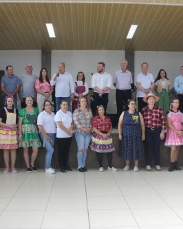 Tradicional Festa Junina da Melhor Idade regada a muita alegria, dança e música - Foto 45