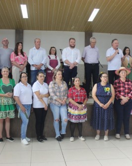 Tradicional Festa Junina da Melhor Idade regada a muita alegria, dança e música - Foto 47