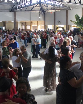 Tradicional Festa Junina da Melhor Idade regada a muita alegria, dança e música - Foto 36