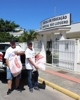 Escola Especial da Apae de São Ludgero recebe 200 quilos de carne suína dos produtores independentes - Foto 4 Escola Especial da Apae de São Ludgero recebe 200 quilos de carne suína dos produtores independentes - Foto 4