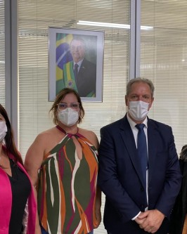 Prefeito e secretárias fizeram pedidos a todos os deputados e senadores catarinenses em Brasília - Foto 2 Prefeito e secretárias fizeram pedidos a todos os deputados e senadores catarinenses em Brasília - Foto 2