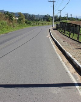 Trabalhos de limpeza seguem no perímetro urbano de São Ludgero - Foto 3 Trabalhos de limpeza seguem no perímetro urbano de São Ludgero - Foto 3