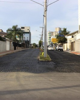 Trabalhos seguem para pavimentação asfáltica da Avenida Nicolau Gesing - Foto 2 Trabalhos seguem para pavimentação asfáltica da Avenida Nicolau Gesing - Foto 2