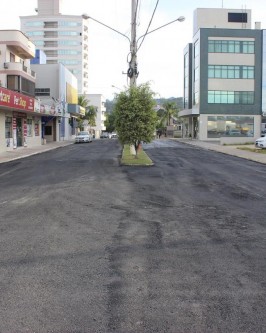 Trabalhos seguem para pavimentação asfáltica da Avenida Nicolau Gesing - Foto 4 Trabalhos seguem para pavimentação asfáltica da Avenida Nicolau Gesing - Foto 4