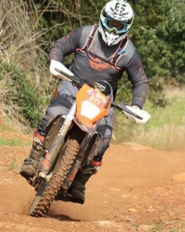 Os pilotos Jonas, Ryan, Genoir e Roberto são campeões e brilham no Campeonato Catarinense de Enduro de Regularidade - Foto 3 Os pilotos Jonas, Ryan, Genoir e Roberto são campeões e brilham no Campeonato Catarinense de Enduro de Regularidade - Foto 3