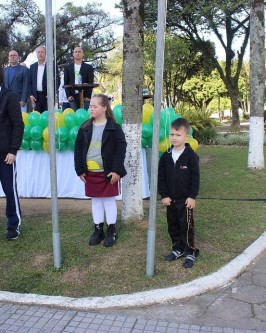 Grande público prestigiou o Desfile Cívico de São Ludgero - Foto 141 Grande público prestigiou o Desfile Cívico de São Ludgero - Foto 141