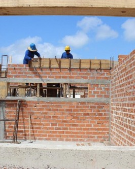Construção do Centro Educacional no bairro Encosta do Sol segue em bom ritmo - Foto 5 Construção do Centro Educacional no bairro Encosta do Sol segue em bom ritmo - Foto 5