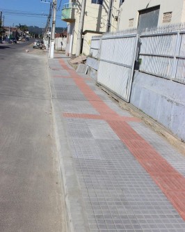 Trabalhos seguem na construção do passeio público padronizado e com acessibilidade na rua Antônio Schlickmann - Foto 4 Trabalhos seguem na construção do passeio público padronizado e com acessibilidade na rua Antônio Schlickmann - Foto 4