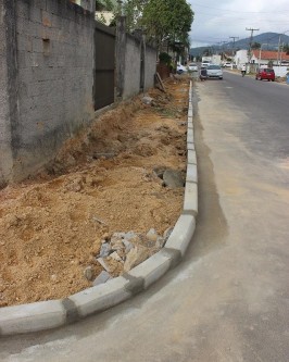 Trabalhos seguem na construção do passeio público padronizado e com acessibilidade na rua Antônio Schlickmann - Foto 7 Trabalhos seguem na construção do passeio público padronizado e com acessibilidade na rua Antônio Schlickmann - Foto 7