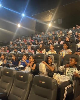 Projeto “Em busca de um sonho” leva crianças e adolescentes de São Ludgero ao cinema - Foto 1 Projeto “Em busca de um sonho” leva crianças e adolescentes de São Ludgero ao cinema - Foto 1
