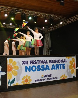 Lindas apresentações dos alunos da Apae de São Ludgero no XII Festival Regional Nossa Arte - Foto 14 Lindas apresentações dos alunos da Apae de São Ludgero no XII Festival Regional Nossa Arte - Foto 14