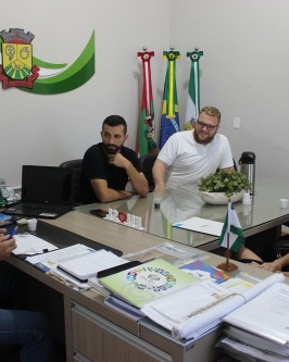 Resíduos Eletrônicos com destino correto em São Ludgero por meio do programa “Penso, Logo Destino” - Foto 1 Resíduos Eletrônicos com destino correto em São Ludgero por meio do programa “Penso, Logo Destino” - Foto 1