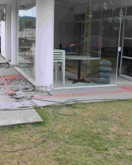 Obras estão sendo refeitas na sede do Cras de São Ludgero pela BF Construções diante de vários problemas de infiltrações - Foto 5 Obras estão sendo refeitas na sede do Cras de São Ludgero pela BF Construções diante de vários problemas de infiltrações - Foto 5