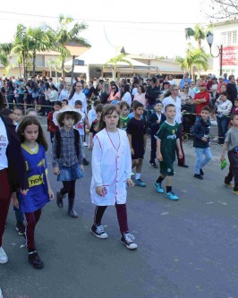 Desfile Cívico do 7 de setembro prestigiado por grande público - Foto 125 Desfile Cívico do 7 de setembro prestigiado por grande público - Foto 125