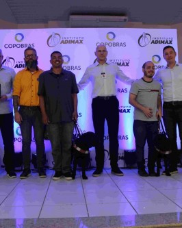 Laércio e Renan compartilham os benefícios após chegada dos cães-guias Uva e Xangai - Foto 21 Laércio e Renan compartilham os benefícios após chegada dos cães-guias Uva e Xangai - Foto 21
