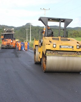 Asfalto é realidade em mais trecho da Estrada Geral Serrinha - Foto 11 Asfalto é realidade em mais trecho da Estrada Geral Serrinha - Foto 11