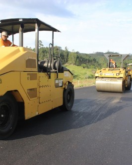 Asfalto é realidade em mais trecho da Estrada Geral Serrinha - Foto 13 Asfalto é realidade em mais trecho da Estrada Geral Serrinha - Foto 13