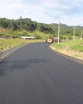Asfalto é realidade em mais trecho da Estrada Geral Serrinha - Foto 6 Asfalto é realidade em mais trecho da Estrada Geral Serrinha - Foto 6