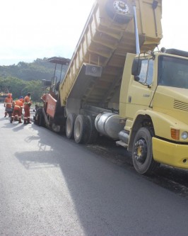 Asfalto é realidade em mais trecho da Estrada Geral Serrinha - Foto 16 Asfalto é realidade em mais trecho da Estrada Geral Serrinha - Foto 16