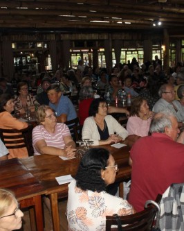 Mais de 300 pessoas da Terceira Idade participam do dia especial ao idoso - Foto 5 Mais de 300 pessoas da Terceira Idade participam do dia especial ao idoso - Foto 5