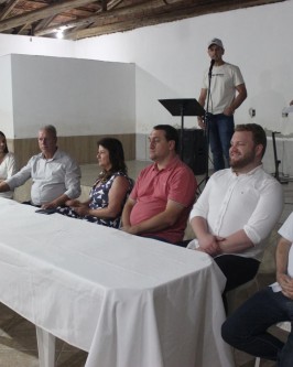 Inaugurada com festa, preparada pela comunidade, a pavimentação asfáltica entre Serrinha e Bom Retiro - Foto 9 Inaugurada com festa, preparada pela comunidade, a pavimentação asfáltica entre Serrinha e Bom Retiro - Foto 9