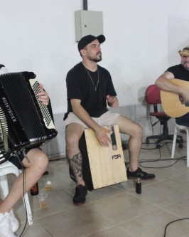 Inaugurada com festa, preparada pela comunidade, a pavimentação asfáltica entre Serrinha e Bom Retiro - Foto 45 Inaugurada com festa, preparada pela comunidade, a pavimentação asfáltica entre Serrinha e Bom Retiro - Foto 45