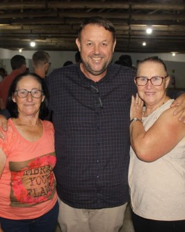 Inaugurada com festa, preparada pela comunidade, a pavimentação asfáltica entre Serrinha e Bom Retiro - Foto 40 Inaugurada com festa, preparada pela comunidade, a pavimentação asfáltica entre Serrinha e Bom Retiro - Foto 40