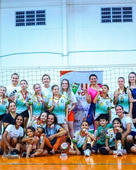 Meninas do Sub-12 conquistam ouro na Liga Voleibol de Santa Catarina - Foto 2 Meninas do Sub-12 conquistam ouro na Liga Voleibol de Santa Catarina - Foto 2