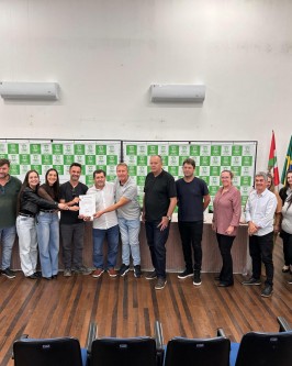Prefeitura de São Ludgero Assina Ordem de Serviço para Construção da Rua Coberta - Foto 1 Prefeitura de São Ludgero Assina Ordem de Serviço para Construção da Rua Coberta - Foto 1