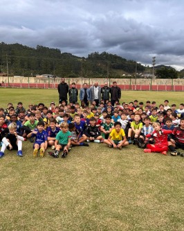 Atletas da CME de São Ludgero recebem observador técnico do São Paulo Futebol Clube - Foto 10 Atletas da CME de São Ludgero recebem observador técnico do São Paulo Futebol Clube - Foto 10