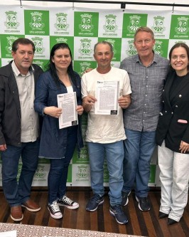 29 Famílias de São Ludgero recebem títulos de propriedade por meio do Programa Lar Legal - Foto 16 29 Famílias de São Ludgero recebem títulos de propriedade por meio do Programa Lar Legal - Foto 16