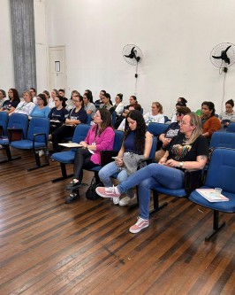 Prefeitura de São Ludgero realiza formação com Agentes Comunitários de Saúde e reforça compromisso com a proteção social e o combate à violência contra a mulher - Foto 3 Prefeitura de São Ludgero realiza formação com Agentes Comunitários de Saúde e reforça compromisso com a proteção social e o combate à violência contra a mulher - Foto 3