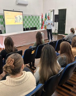 São Ludgero recebe palestra sobre gestão de conflitos com empatia e respeito - Foto 8 São Ludgero recebe palestra sobre gestão de conflitos com empatia e respeito - Foto 8