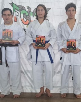 Atletas de São Ludgero brilham no Troféu Tubarão de Karatê e conquistam 35 premiações - Foto 20 Atletas de São Ludgero brilham no Troféu Tubarão de Karatê e conquistam 35 premiações - Foto 20
