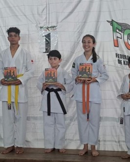 Atletas de São Ludgero brilham no Troféu Tubarão de Karatê e conquistam 35 premiações - Foto 18 Atletas de São Ludgero brilham no Troféu Tubarão de Karatê e conquistam 35 premiações - Foto 18