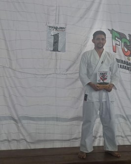 Atletas de São Ludgero brilham no Troféu Tubarão de Karatê e conquistam 35 premiações - Foto 6 Atletas de São Ludgero brilham no Troféu Tubarão de Karatê e conquistam 35 premiações - Foto 6