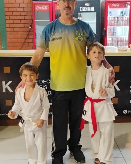 Equipe de Karatê de São Ludgero encerra o ano com confraternização, exame de faixas e balanço positivo da temporada 2025 - Foto 1 Equipe de Karatê de São Ludgero encerra o ano com confraternização, exame de faixas e balanço positivo da temporada 2025 - Foto 1