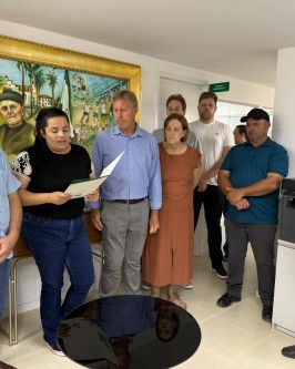 Prefeito Paulinho Lorenzetti transmite cargo ao vice-prefeito - Foto 4 Prefeito Paulinho Lorenzetti transmite cargo ao vice-prefeito - Foto 4