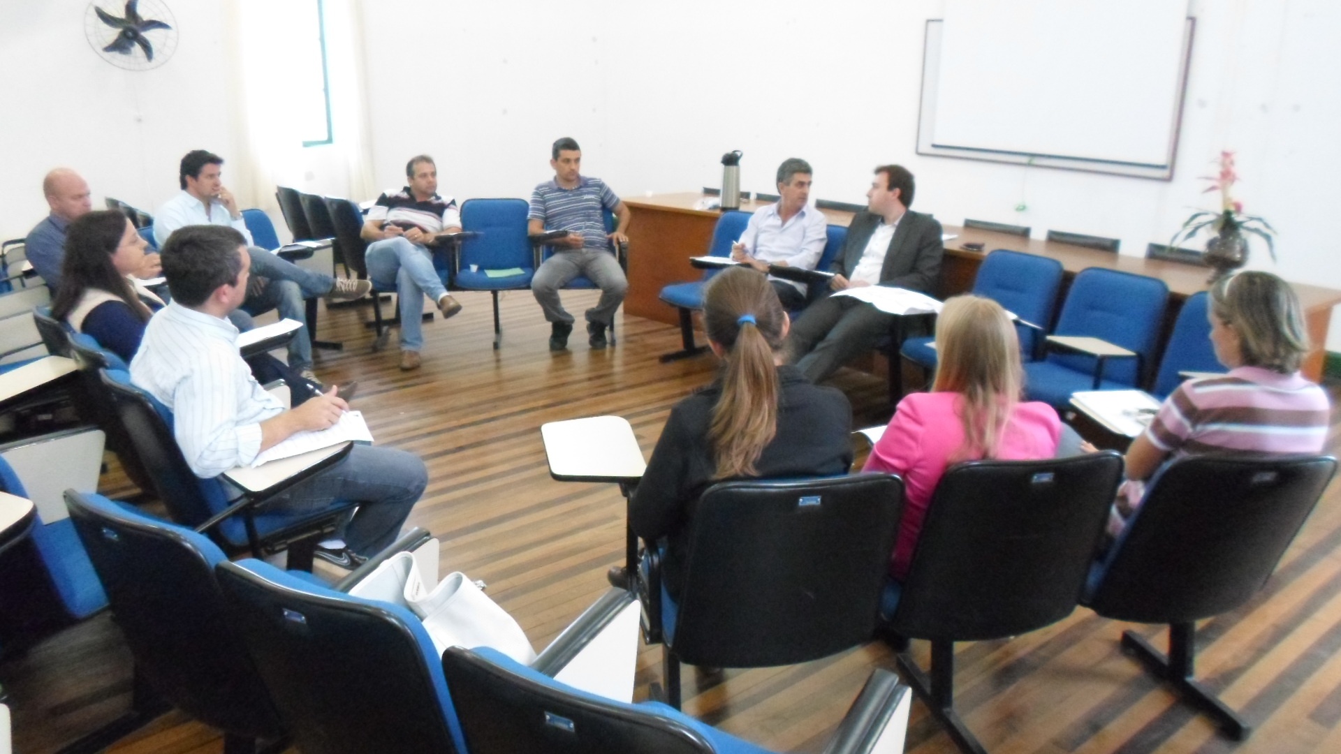 Município debate adequações do passeio público (calçada) com base na lei federal