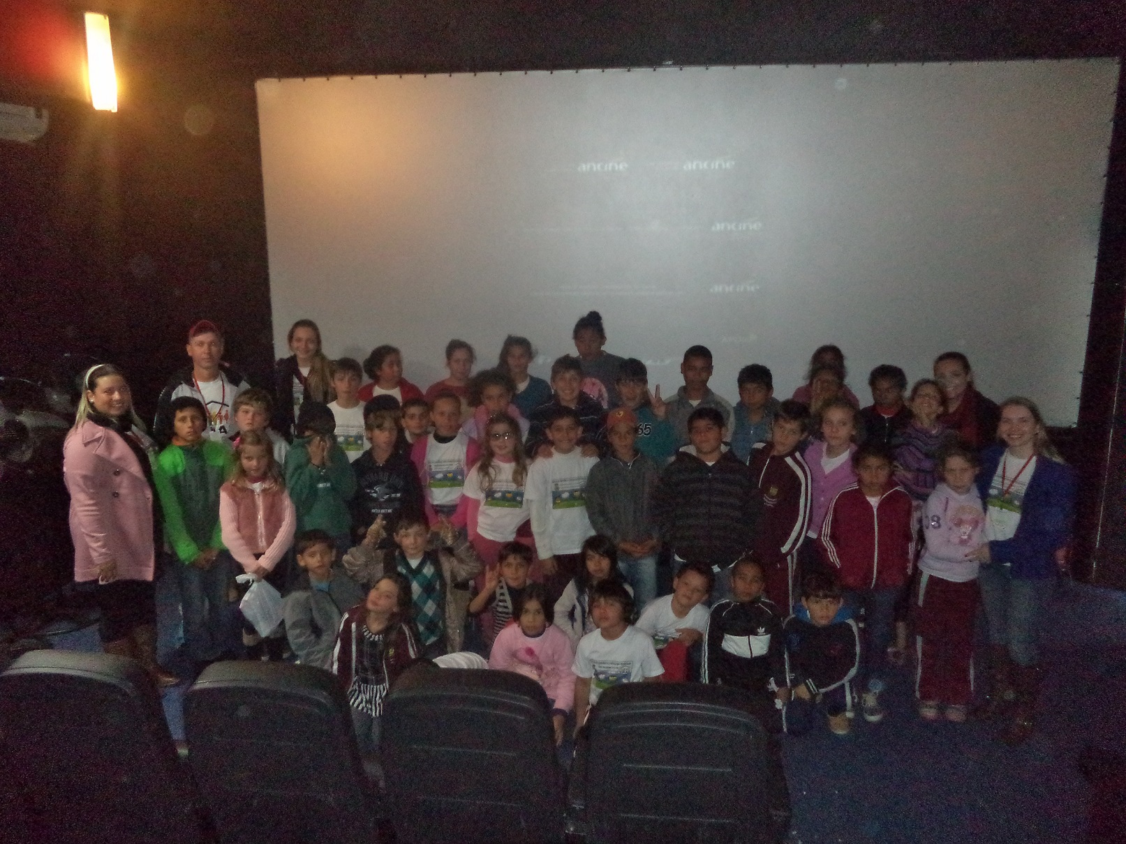 Crianças e adolescentes vão ao Cinema em Urussanga