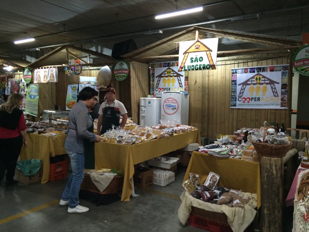 Agricultura familiar de São Ludgero também está no Farol Shopping comercializando seus produtos