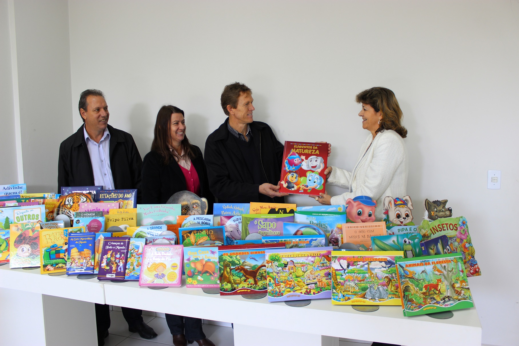 Administração Municipal de São Ludgero investe R$ 28 mil e compra mais de 2 mil livros