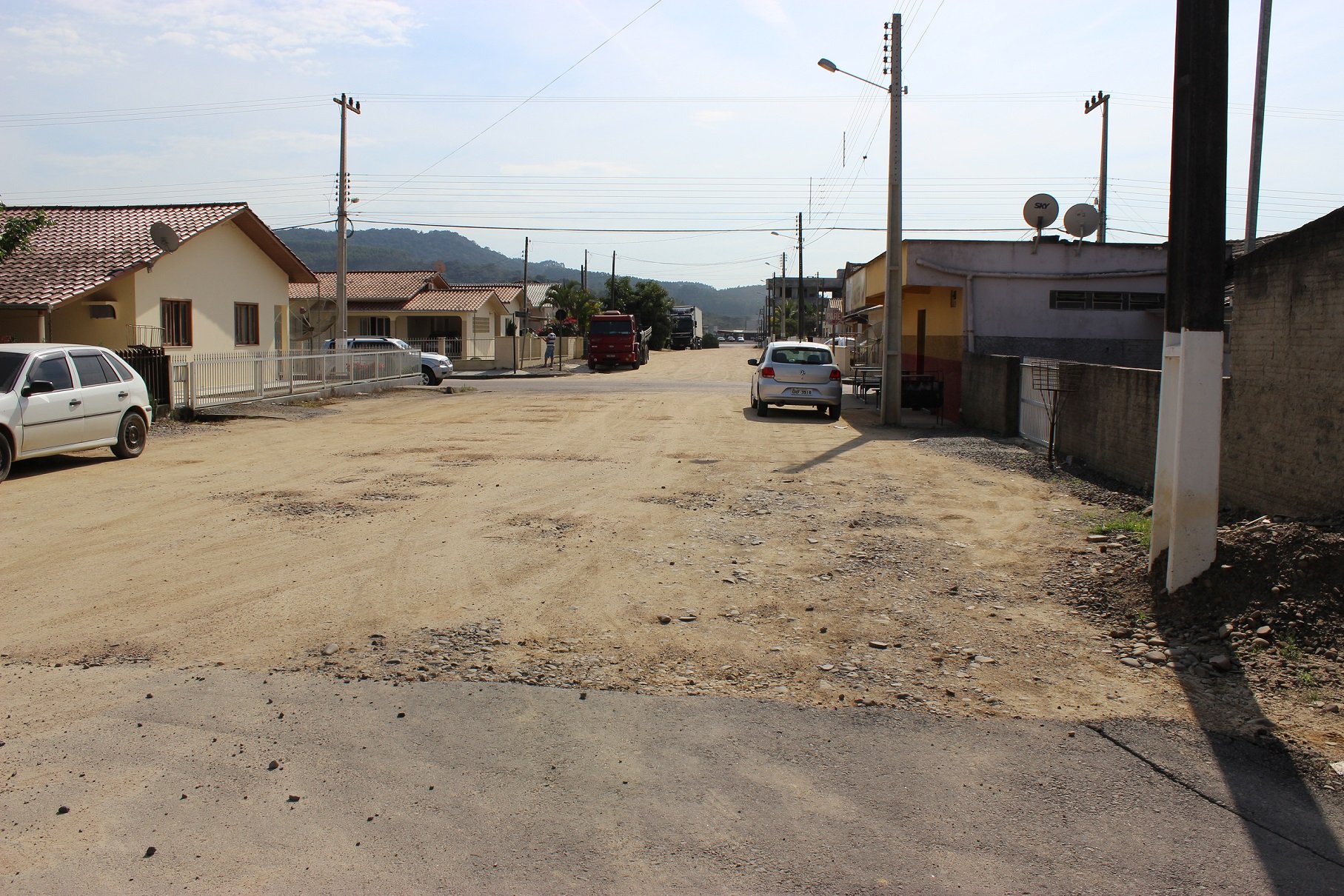 Com investimento de R$ 705 mil pavimentação chega nas ruas Prefeito Luiz Füchter, Francisco Buss...