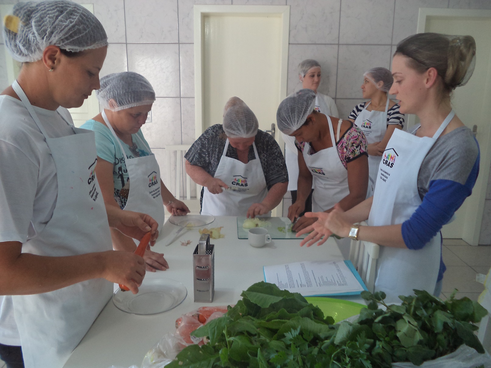 Oficina de Reaproveitamento Alimentar é realizada pelo Cras de São Ludgero