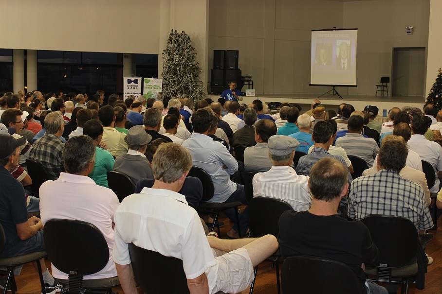 Mais de 250 homens participam de palestra com Lindomir Cardoso em São Ludgero