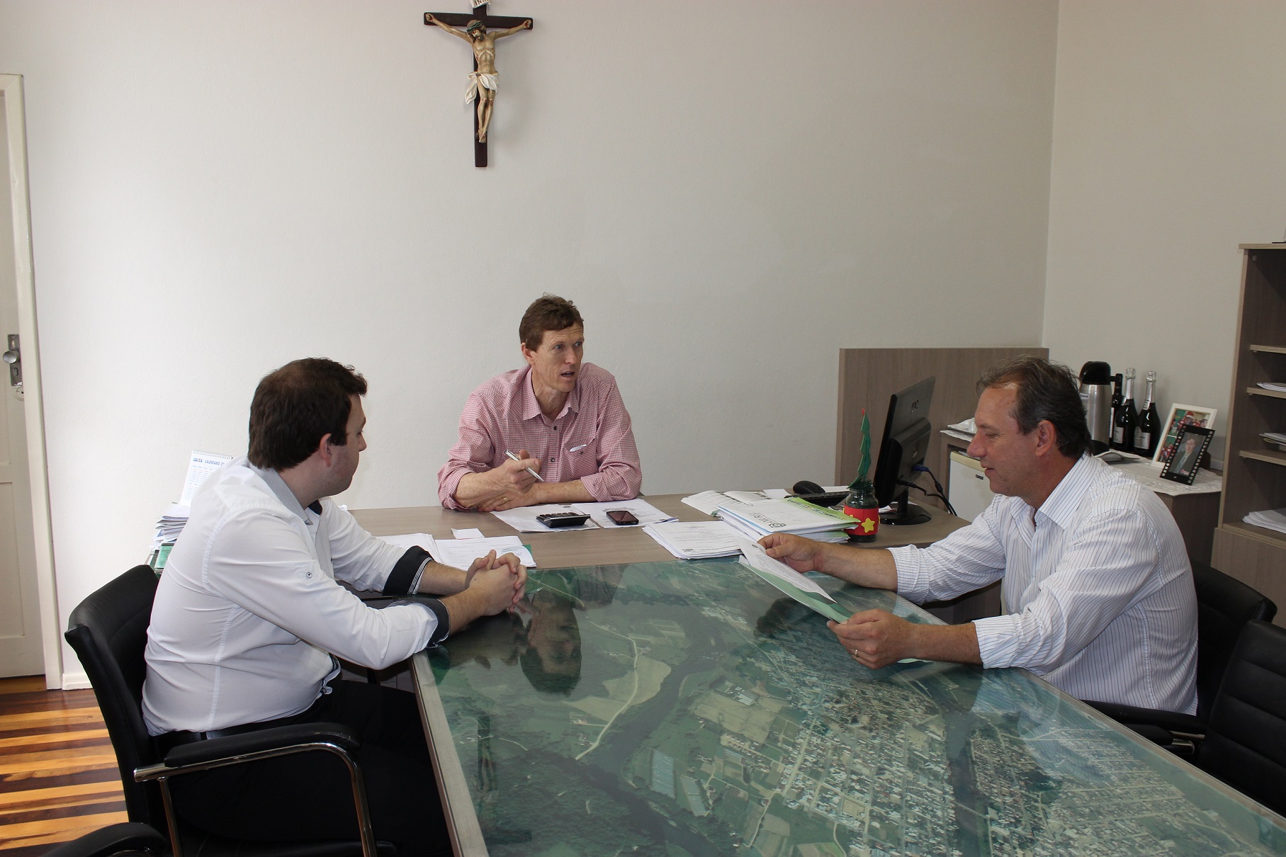 Funcionários municipais recebem segunda parcela do 13º salário nesta sexta-feira