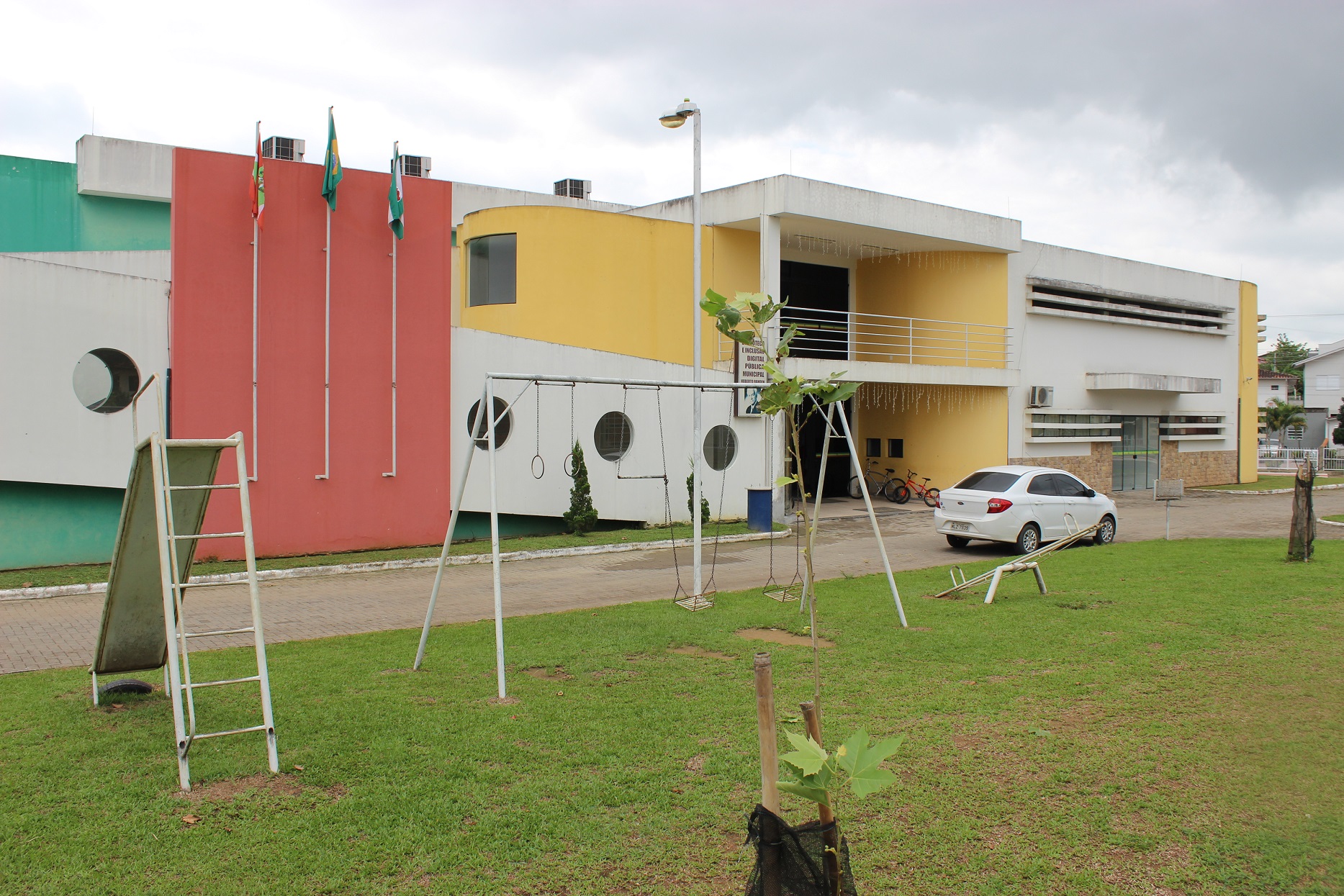 Palestra motivacional para profissionais da educação será ministrada no Centro Multiuso Dimas...