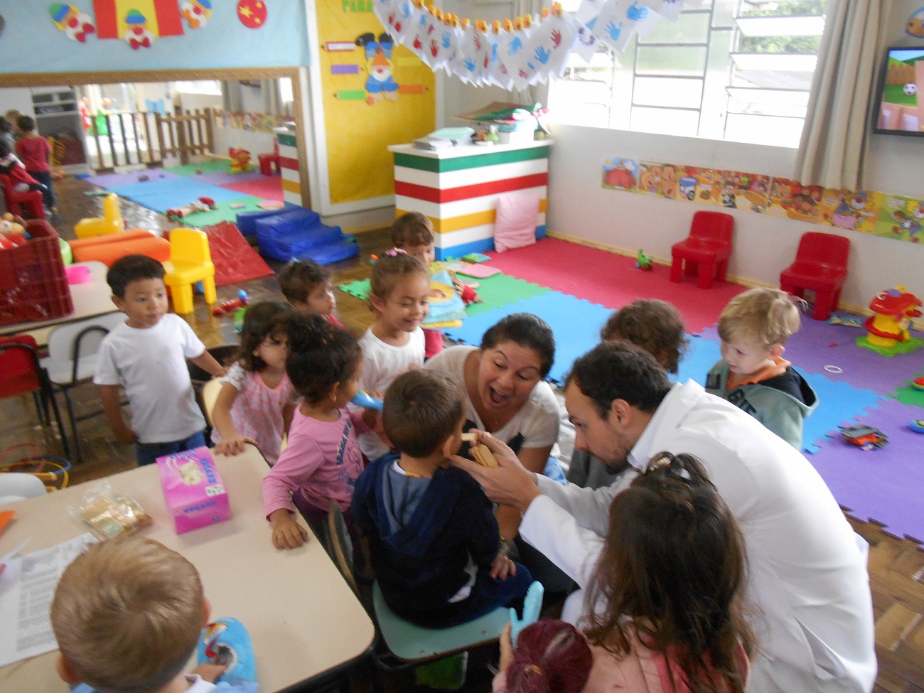 Avaliação dentária e escovação supervisionada realizadas contribuem para saúde bucal dos...